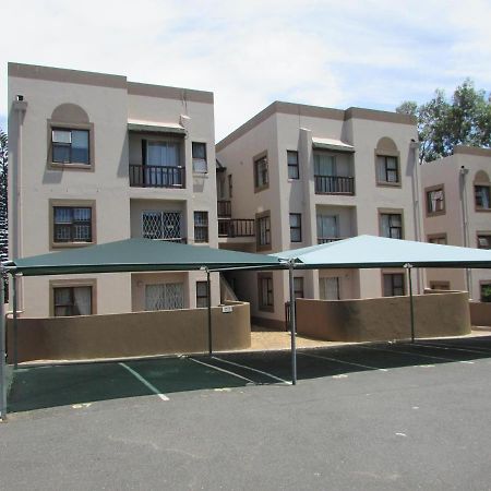 Broadway Self Catering Apartments Дърбанвил Екстериор снимка