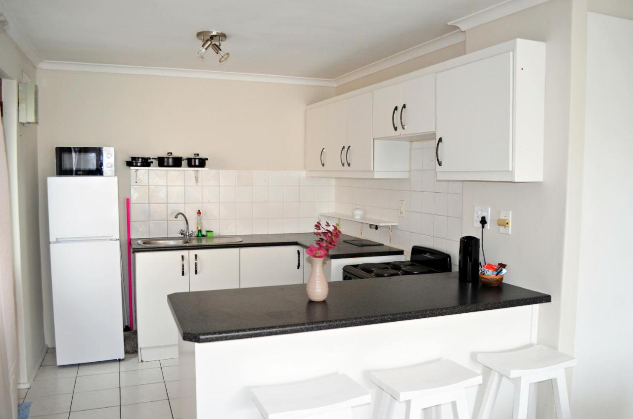 Broadway Self Catering Apartments Дърбанвил Екстериор снимка